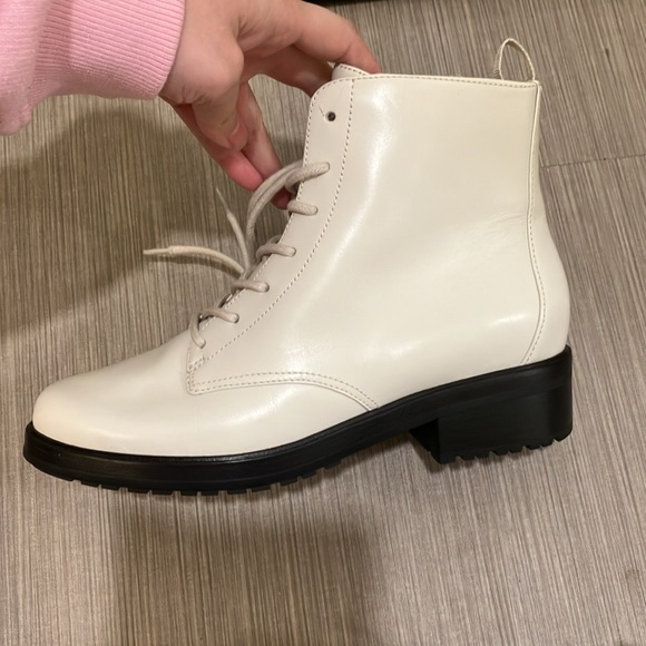 Everlane “Modern” Utility Leather boots w/Laces ivory white color Size 6.5 NWOB - Picture 5 of 15